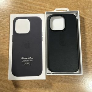 iPhone 14 Pro Leather MagSafe Case - Black